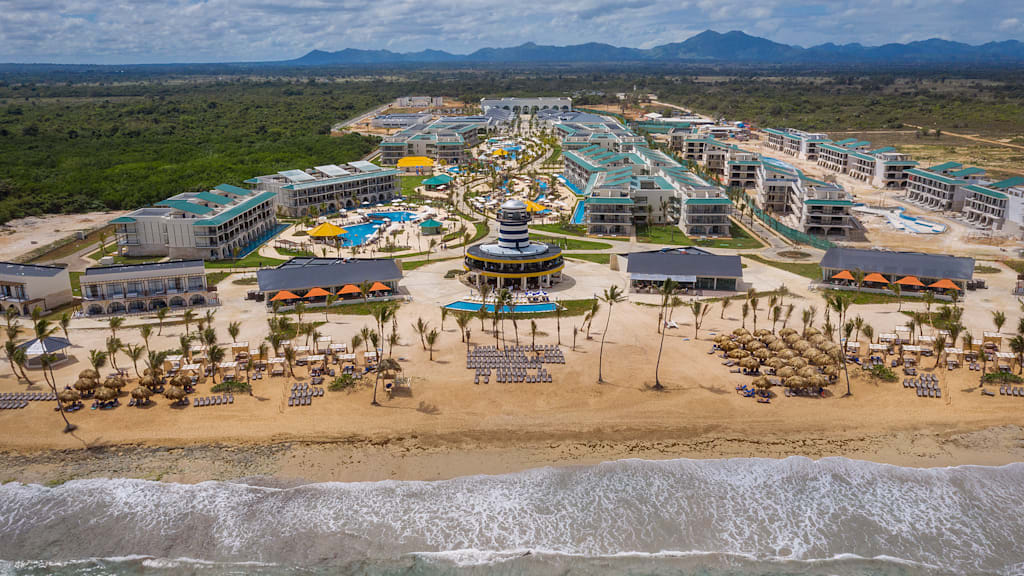 Ocean El Faro Resort