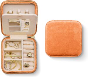 Plush velvet travel jewelry box